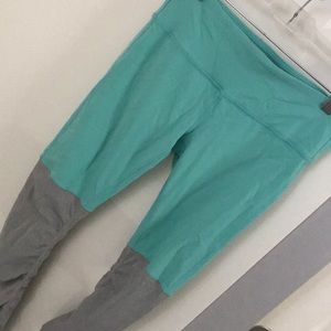 Alo Yoga pants small